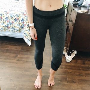 lululemon lowrise 7/8 length yoga pants